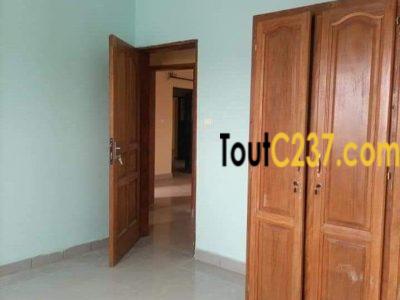 Appartement à louer à Makepe