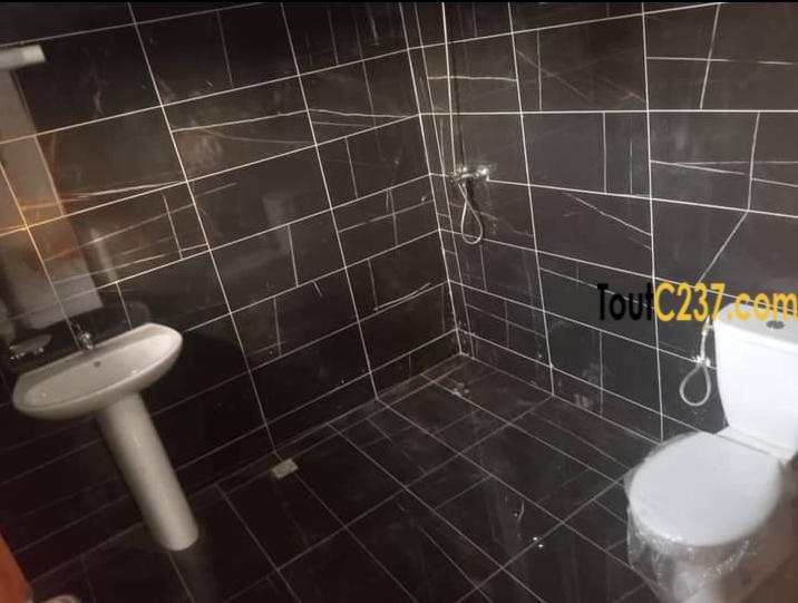 Duplex neuf à louer à Bonapriso