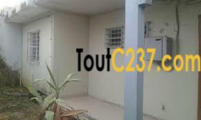 Business: Maison sic commerciale à vendre à Kotto