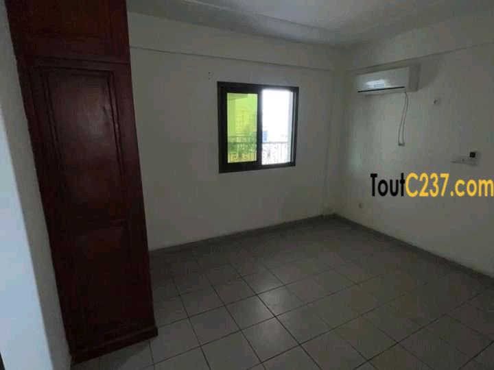 Appartement moderne à louer à Bali Douala