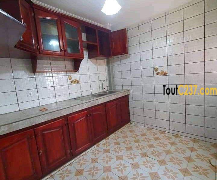Appartement à louer à Makepe