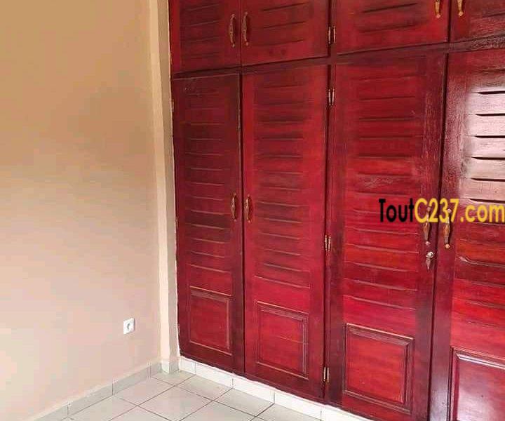 Appartement à louer à Makepe