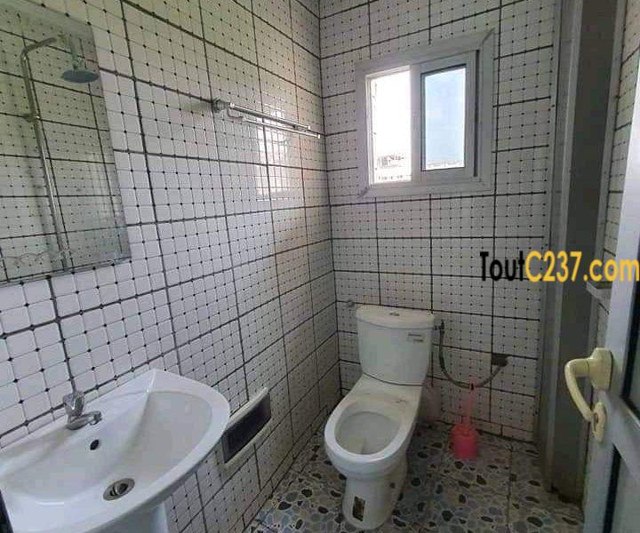 Appartement à louer à Makepe