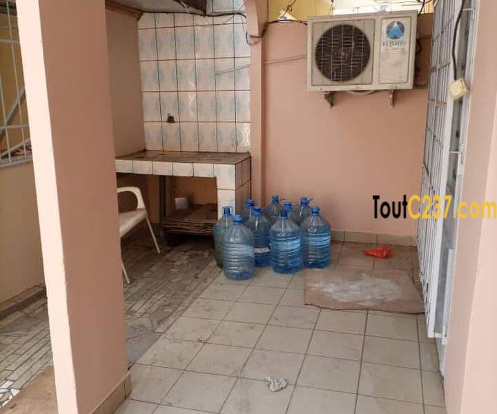 Villa sic à louer à Bonamoussadi