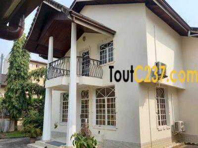 Duplex à louer à Bonapriso Douala
