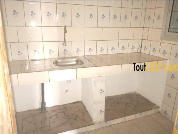 Appartement à louer à Bonamoussadi