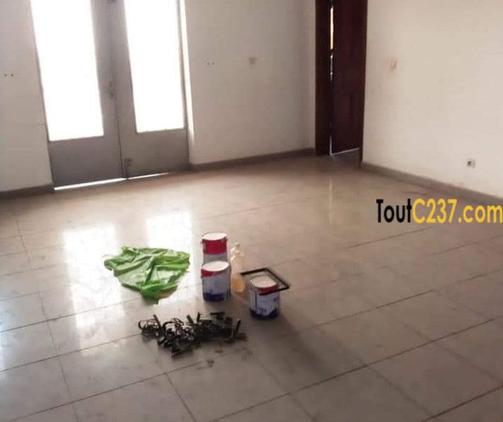 Appartement à louer à Bonamoussadi