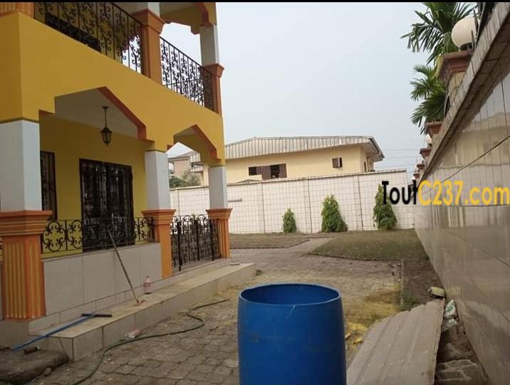 Duplex à louer à Logpom Douala