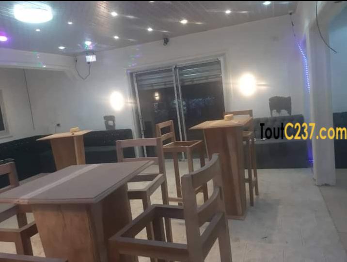 Espace commercial à louer à Bonamoussadi