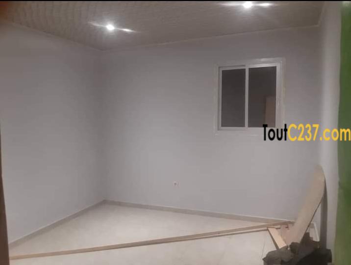 Espace commercial à louer à Bonamoussadi