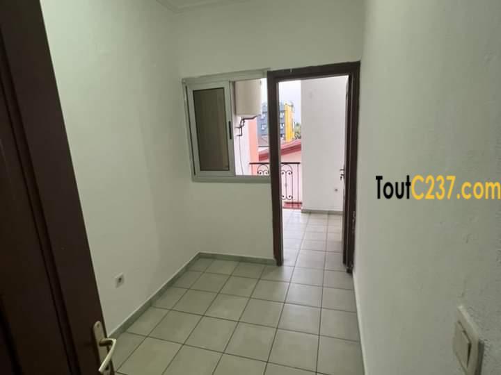 Appartement à louer à Bonapriso