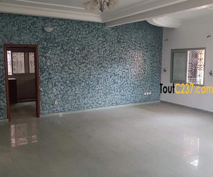 Duplex à louer à Makepe Douala