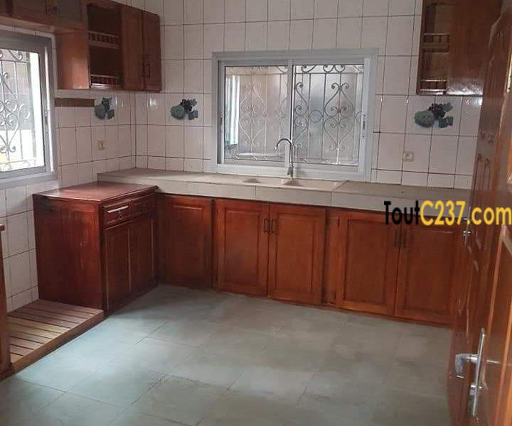 Duplex à louer à Makepe Douala