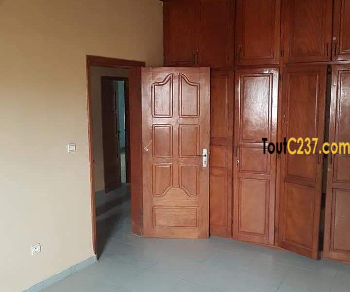 Duplex à louer à Makepe Douala