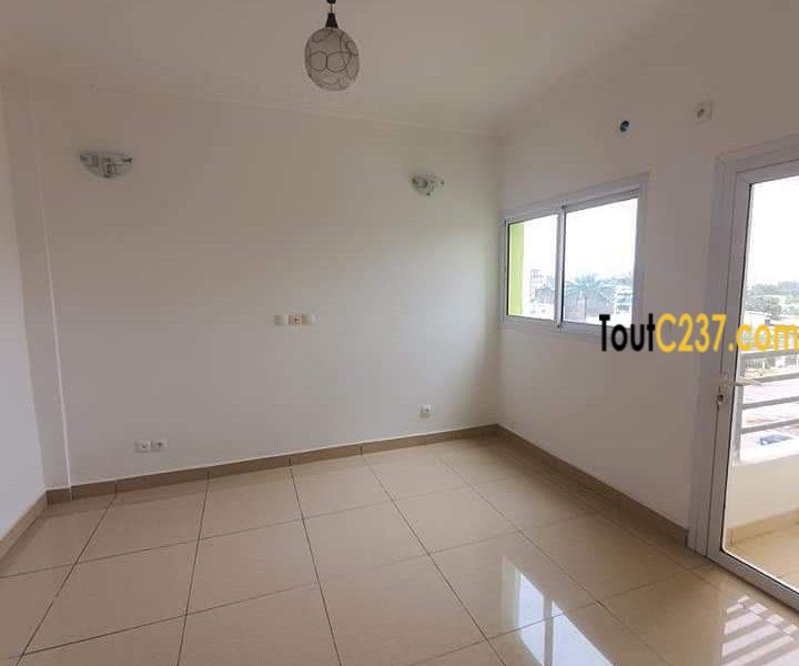 Appartement neuf à louer à Bonapriso Douala