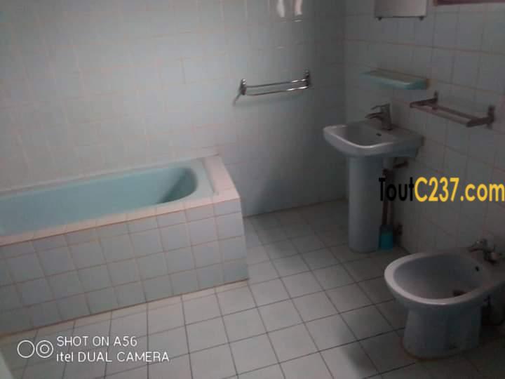 Duplex à louer à Bali Douala