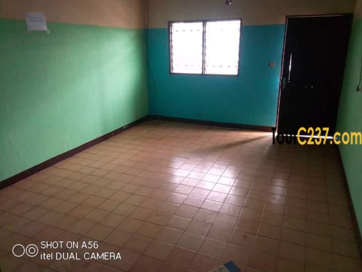 Duplex à louer à Bali Douala