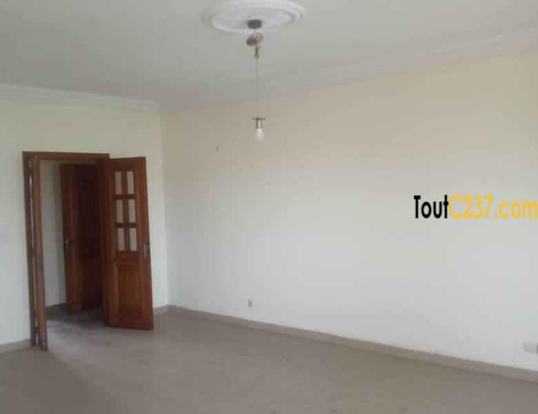 Appartement à louer à Ngodi Akwa