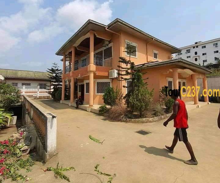 Duplex à louer à Logpom Douala