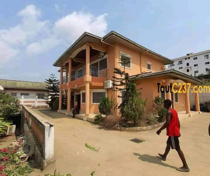 Duplex à louer à Logpom Douala