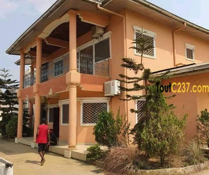 Duplex à louer à Logpom Douala
