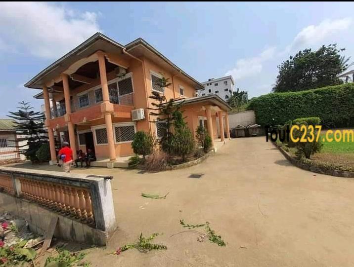 Duplex à louer à Logpom Douala