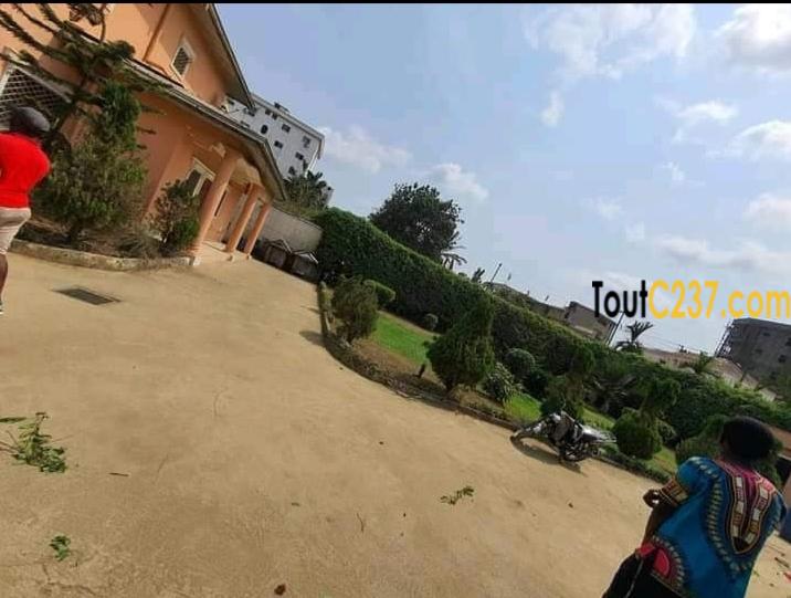 Duplex à louer à Logpom Douala