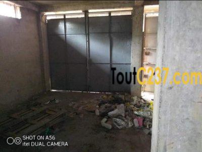 Magasin commercial à louer à Akwa Douala