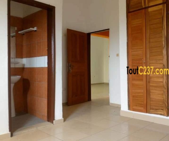 Appartement à louer à Bonamoussadi Douala