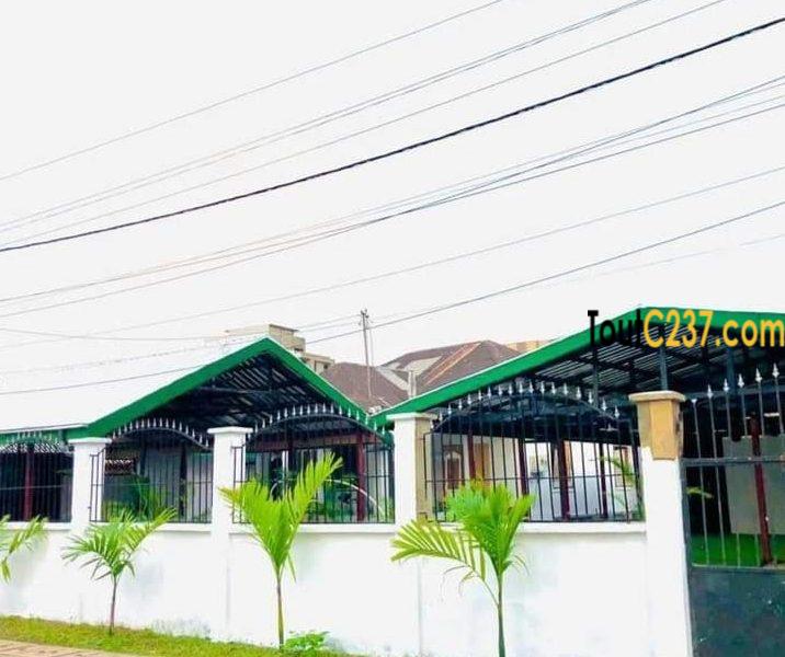 Local Restaurant à louer pour événement à Akwa
