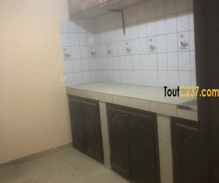 Maison sic à louer à Makepe