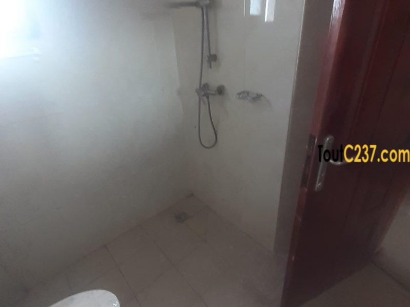 Studio neuf à louer a Bonamoussadi Douala