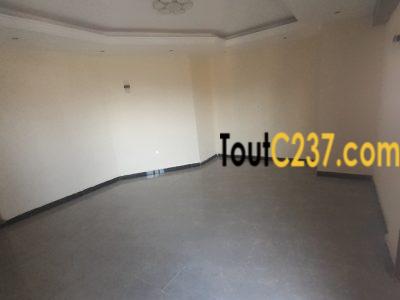 Studio neuf à louer a Bonamoussadi Douala
