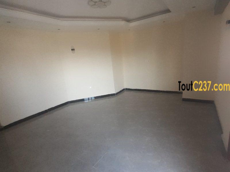 Studio neuf à louer a Bonamoussadi Douala