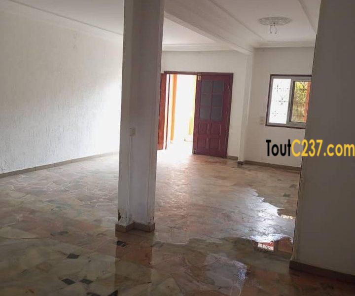 Villa à louer à Makepe Douala