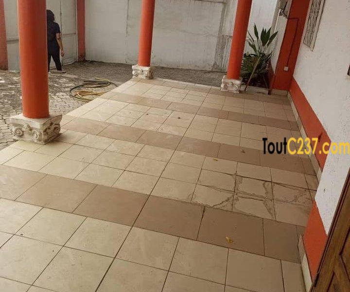 Villa à louer à Makepe Douala