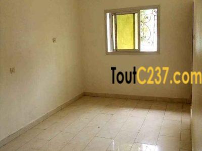 Appartement à louer à Bonamoussadi Douala