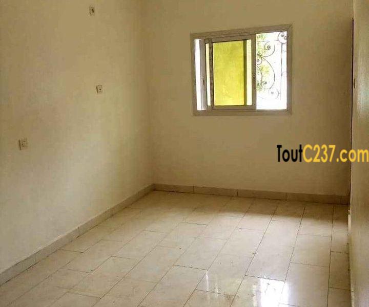 Appartement à louer à Bonamoussadi Douala