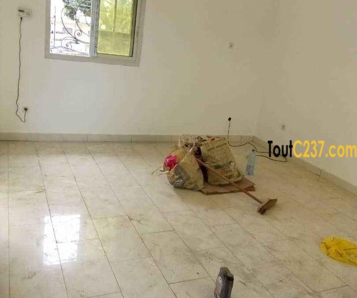 Appartement à louer à Bonamoussadi Douala