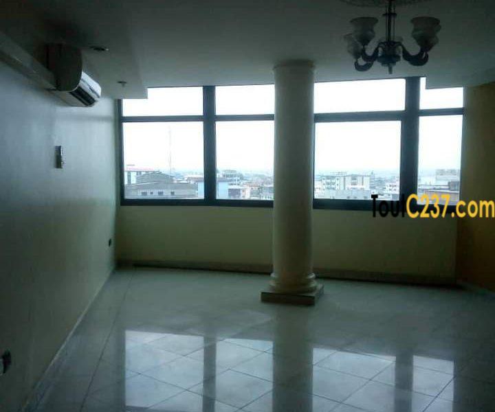 Studio moderne à louer à Akwa