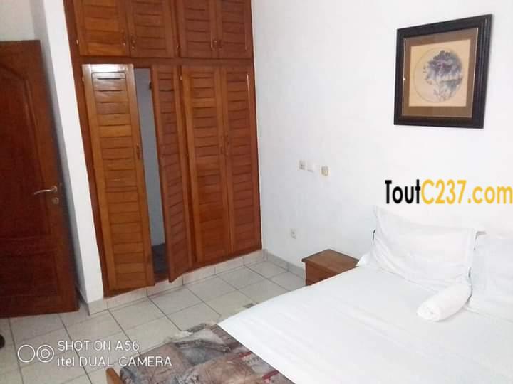 Studio moderne à louer à Bonanjo Douala