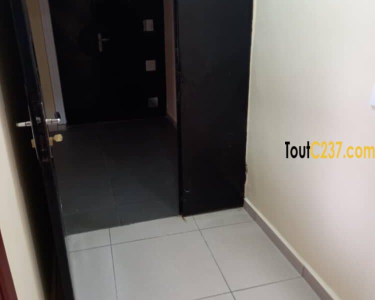 Appartement spécial à louer à Makepe