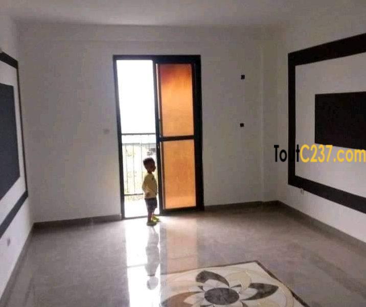 Studio neuf à louer à logpom Douala
