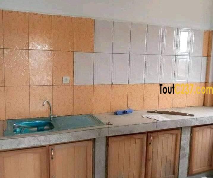 Studio neuf à louer à logpom Douala
