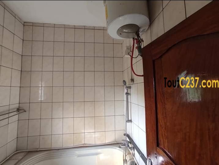Appartement à louer à Bonamoussadi Douala