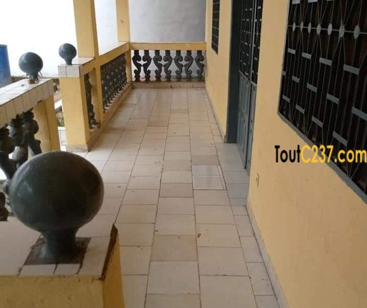 Appartement entrée seule à louer à Makepe Douala