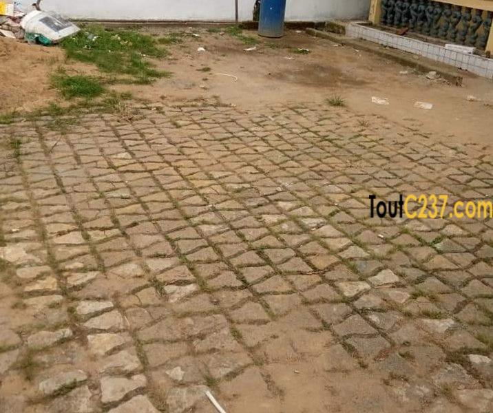 Appartement entrée seule à louer à Makepe Douala