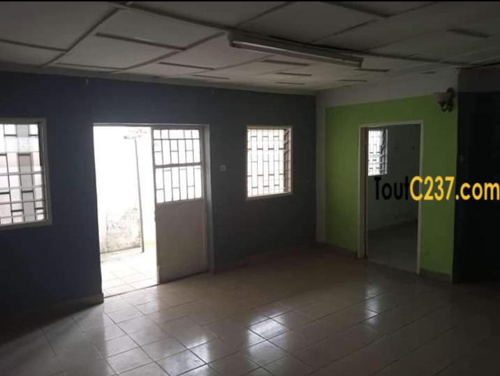 Maison à louer à Bali Douala