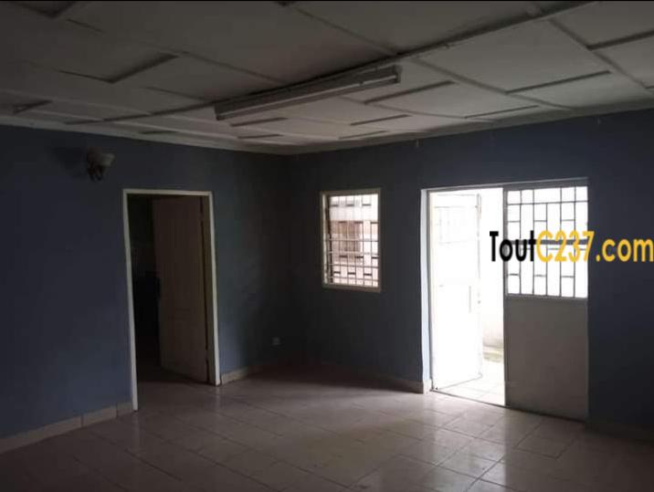 Maison à louer à Bali Douala