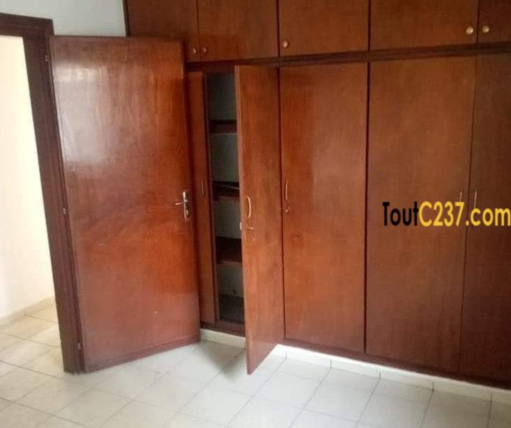 Somptueux Duplex cadre à louer à Bonapriso